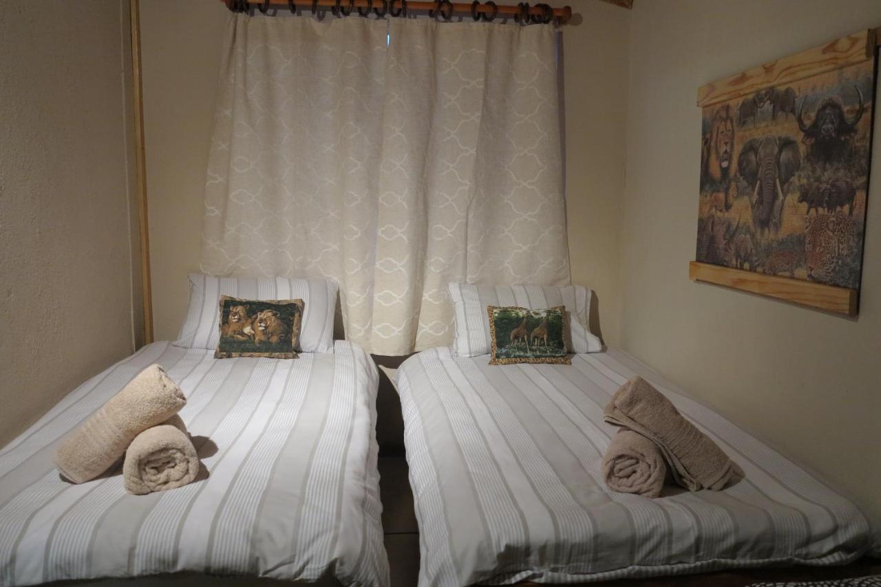 Okahandja Guesthouse Ngoại thất bức ảnh